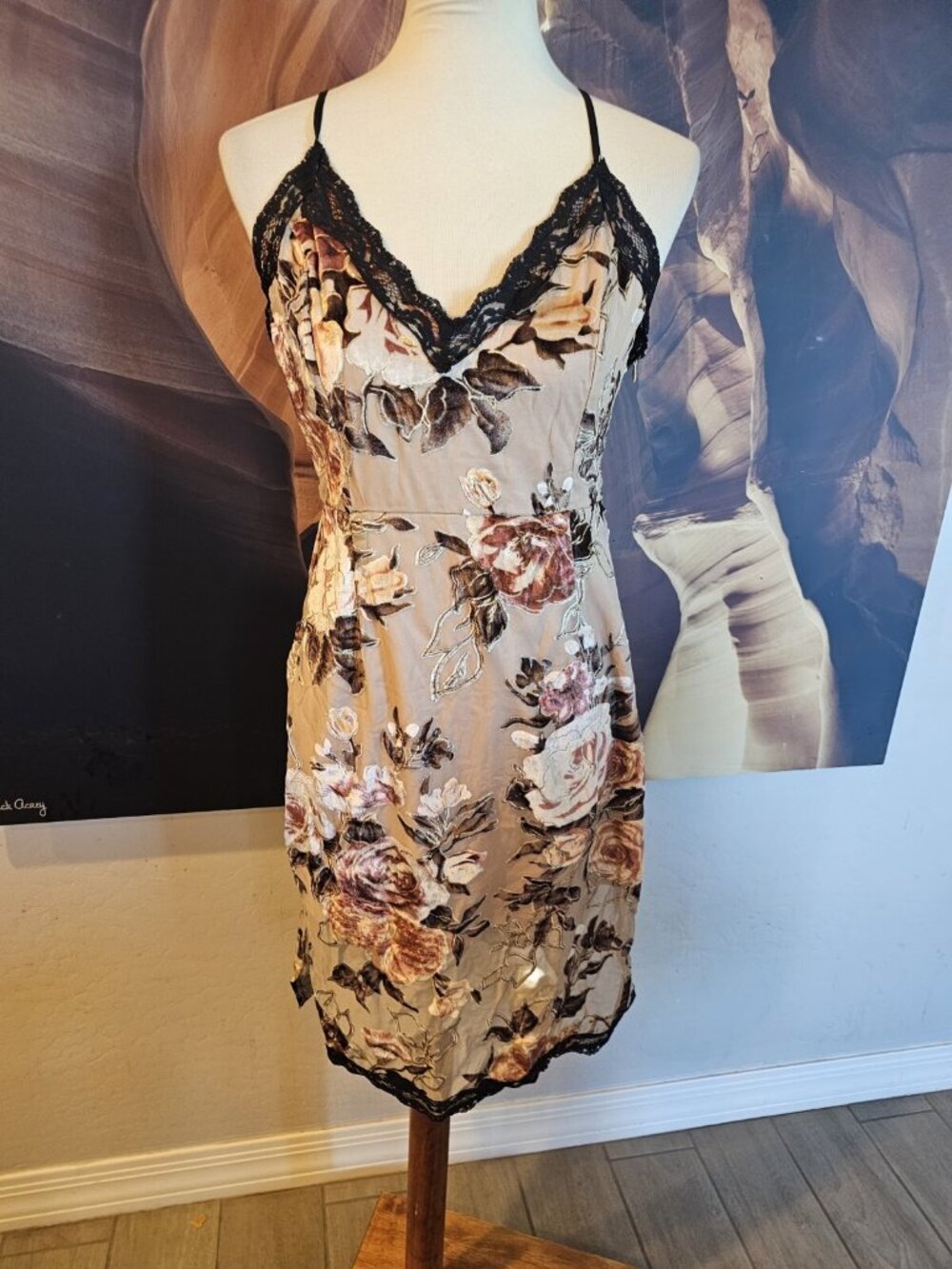 Lulus Velvet Floral Slip Dress Women's XL Above Knee Sleeveless Lace Trim NEW